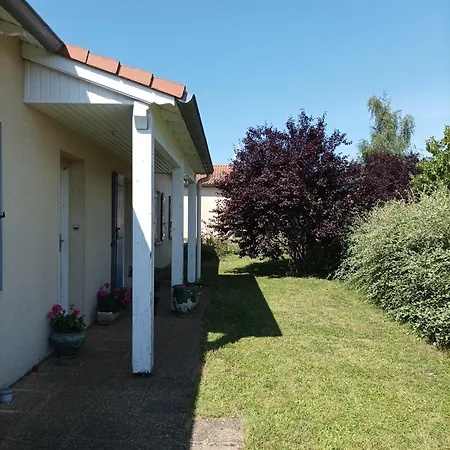 Quarto em Acomodações Particulares Chez Corinne Loudes